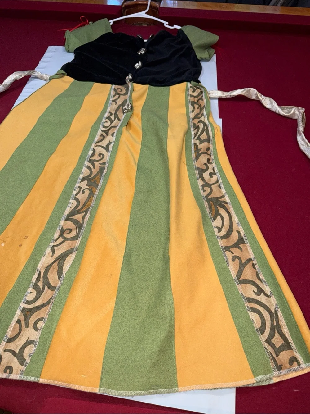 Princess ANNA black Green Yellow Coronation Dress, Disney Theatre, GIRLS Size XL